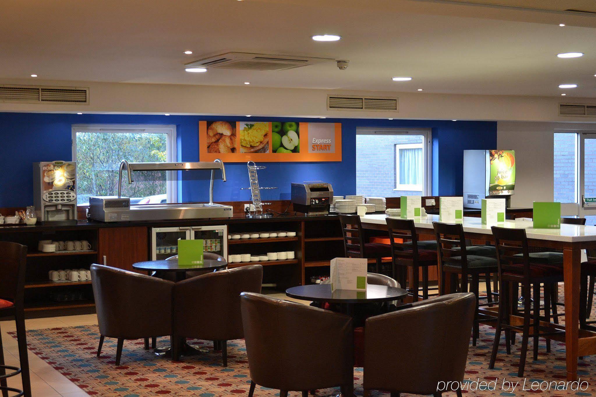 Holiday Inn Express Braintree By Ihg Экстерьер фото